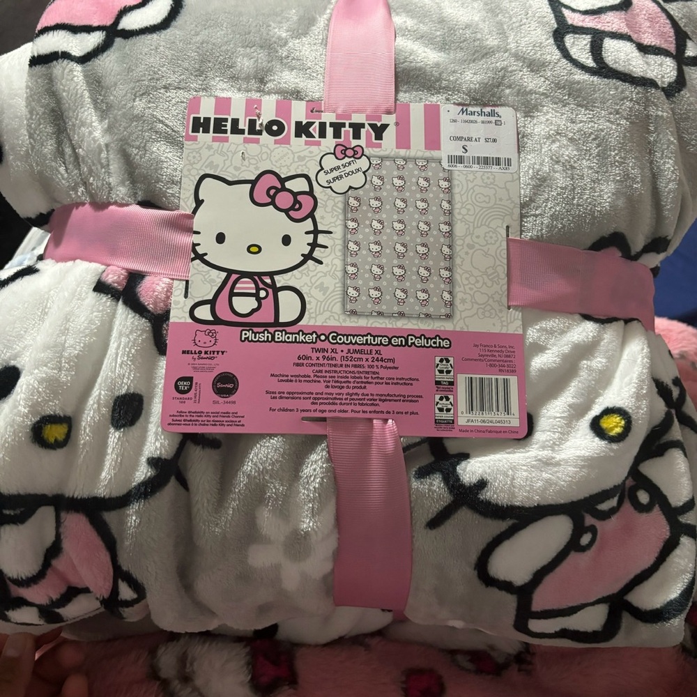 Gray flower hello kitty blanket